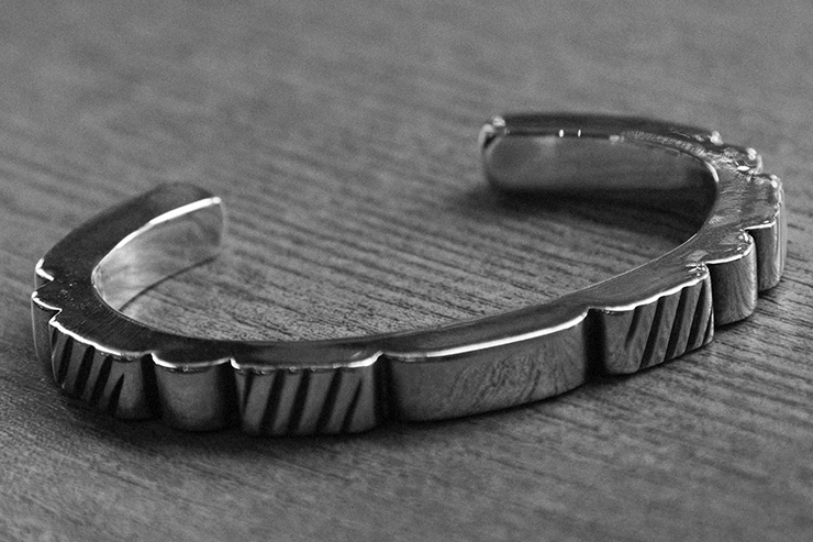 Square Wire Bracelet (Line)