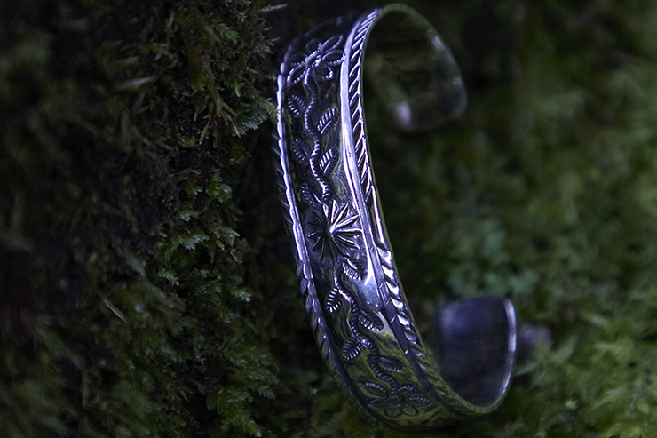 In The Woods / Shell Flower Bracelet
