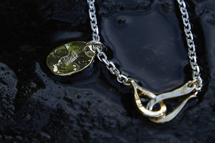 Lake / 18K Gold Eagle Head Pendant / Infinity Hook Cable Chain, Medium (18K Gold Accent)