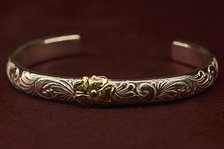 Karakusa Rose Bracelet No. 184 (8mm, 18K Gold Accent)