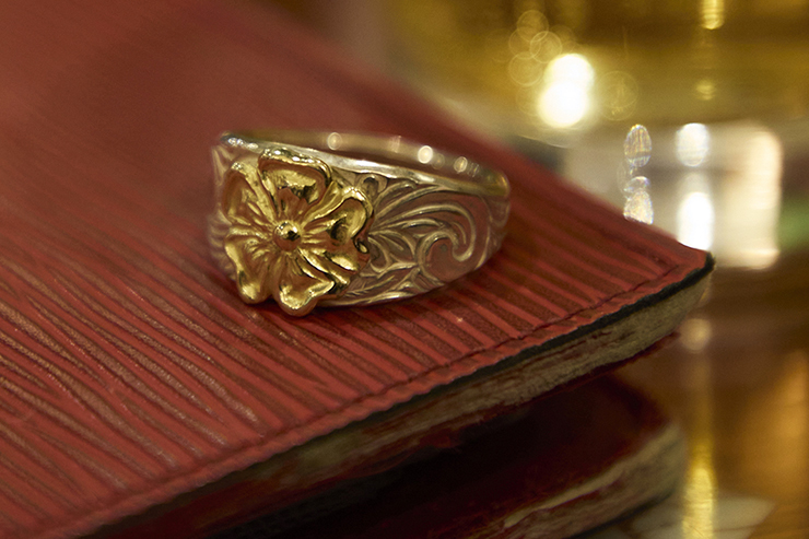 China Town / Karakusa Rose Ring No. 97 (18K Gold Accent)