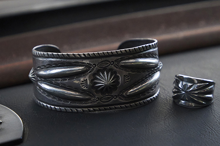 Shell Bracelet (Leaf, Repousse) / Butterfly Shell Ring (Repousse)