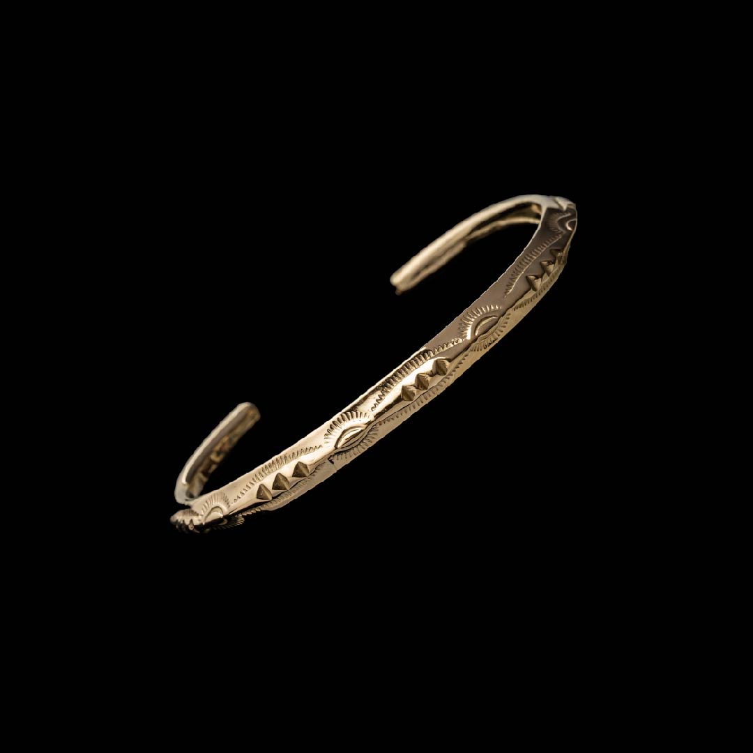 18K GOLD MEN’S THIN TRIANGLE TAPERED END BRACELET (3 POINT)