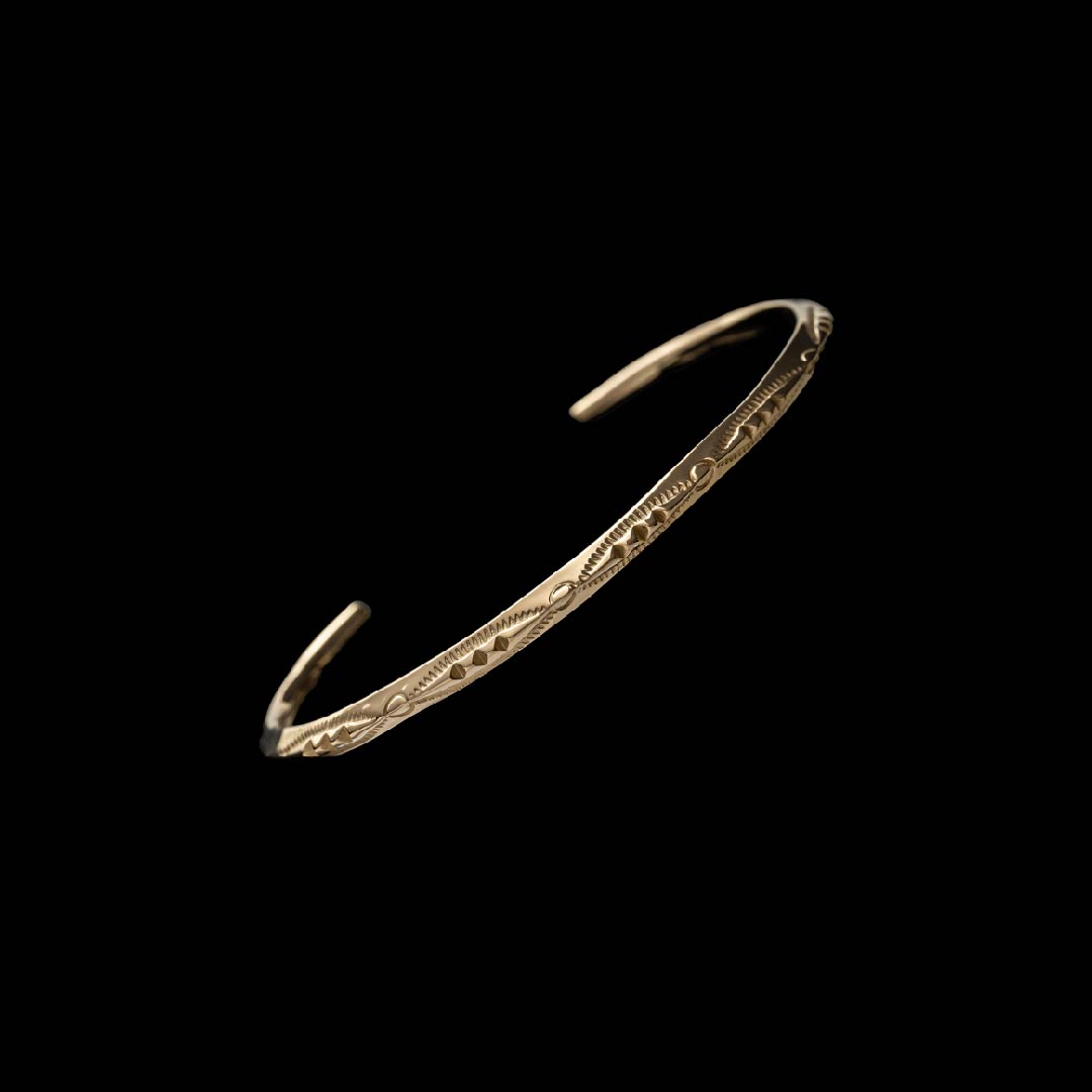 18K GOLD MEN’S EXTRA THIN TRIANGLE TAPERED END BRACELET (3 POINT)