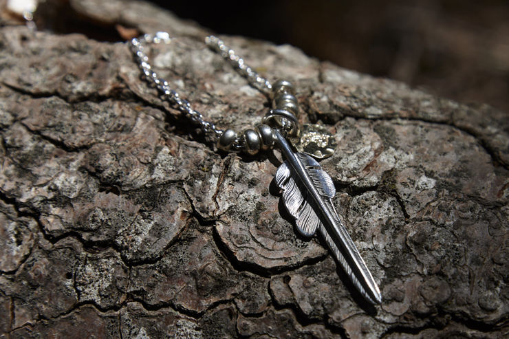 California Mountain / Kazekiri Feather Necklace