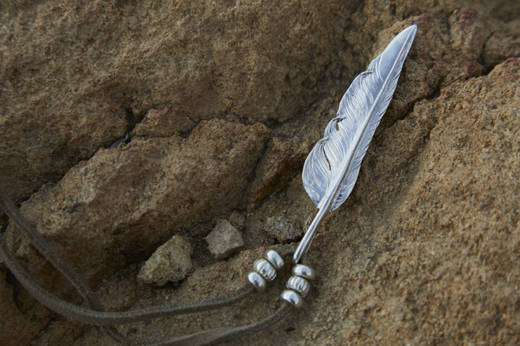 Explore Nature / NATABANE FEATHER Pendant No. 54 , Left / EFNL-0054-L