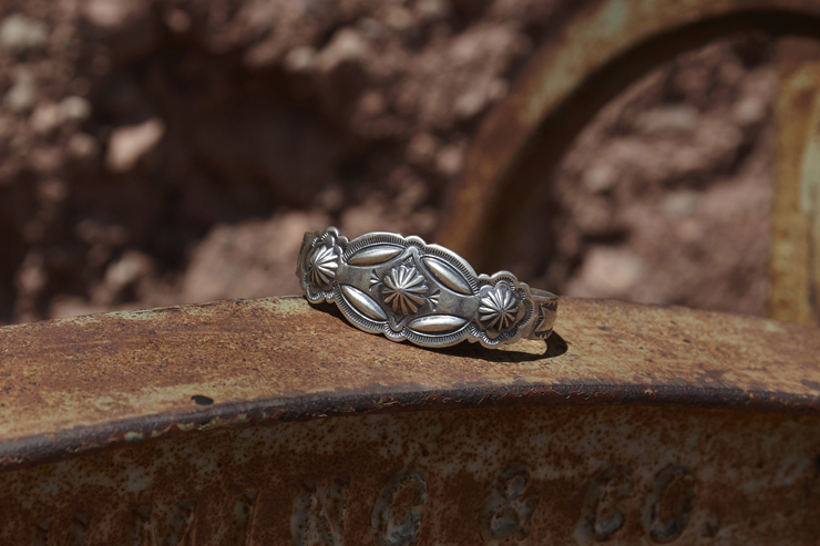 Silver Mining / 3 Leaf Shell Bracelet