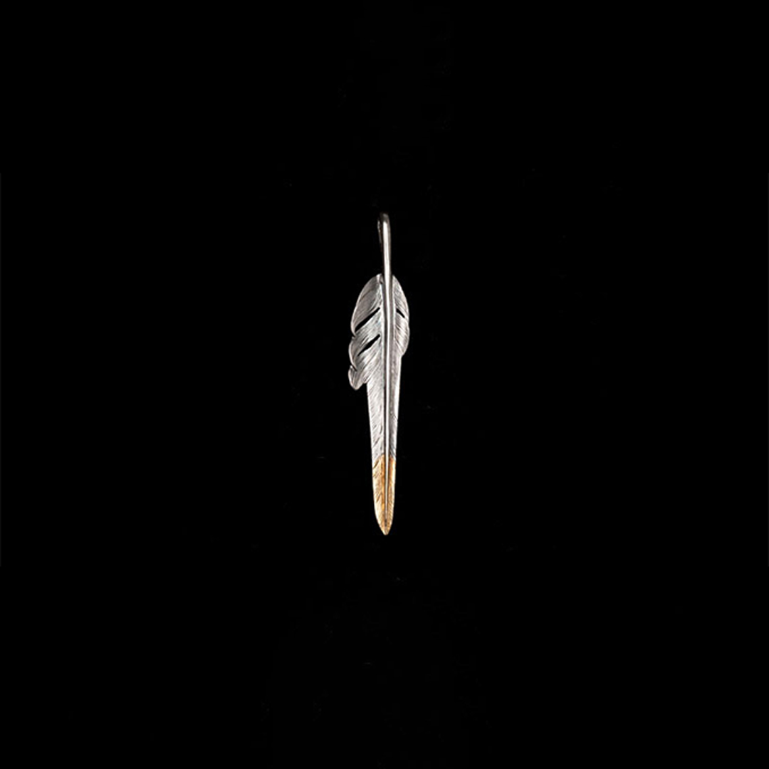 KAZEKIRI FEATHER PENDANT No. 5 (18K GOLD ACCENT)