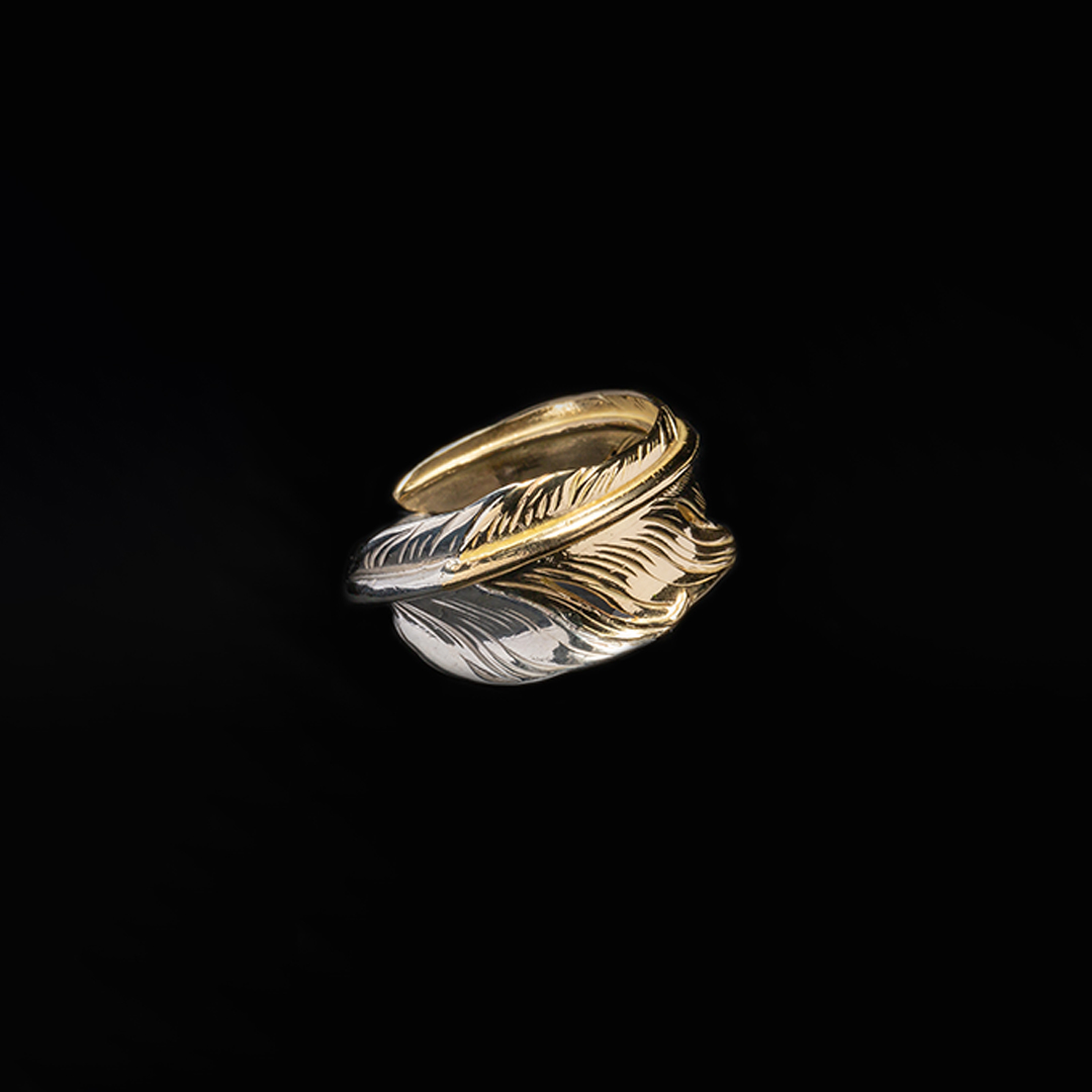 KAZEKIRI FEATHER RING No. 33 (18K GOLD ACCENT)