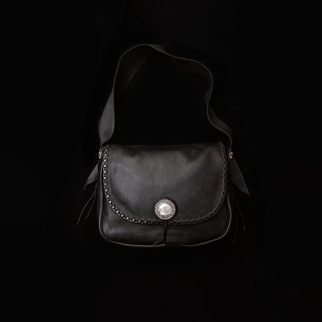 LEATHER STITCHED DEERSKIN BAG (LEAF SHELL)