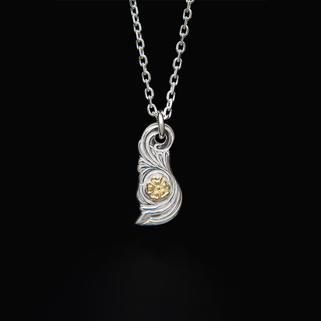 KARAKUSA ROSE WAVING PENDANT No. 180 (18K GOLD ACCENT)