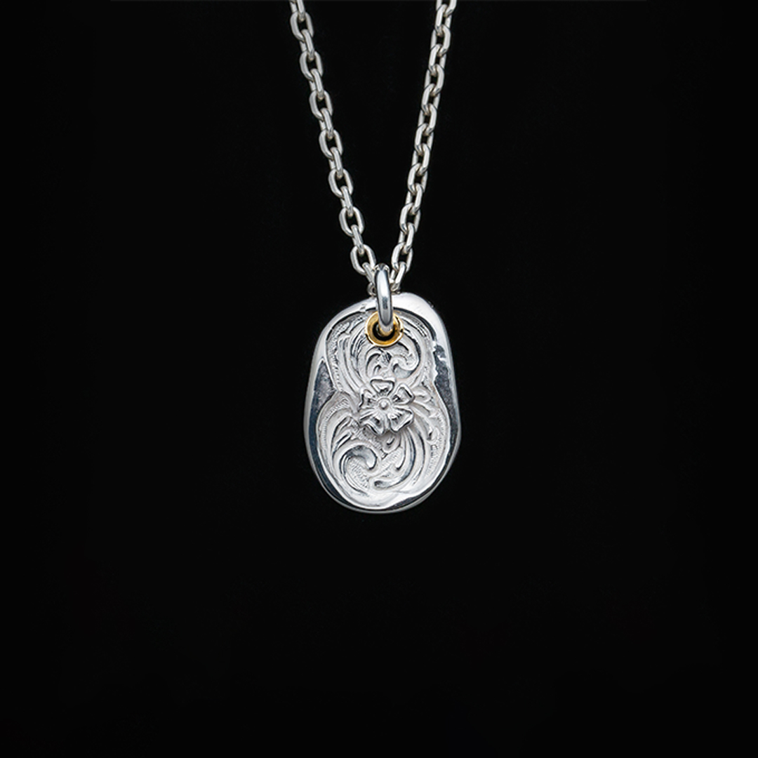 KARAKUSA ROSE OVAL DARUMA PENDANT No. 188 (22K GOLD ACCENT)