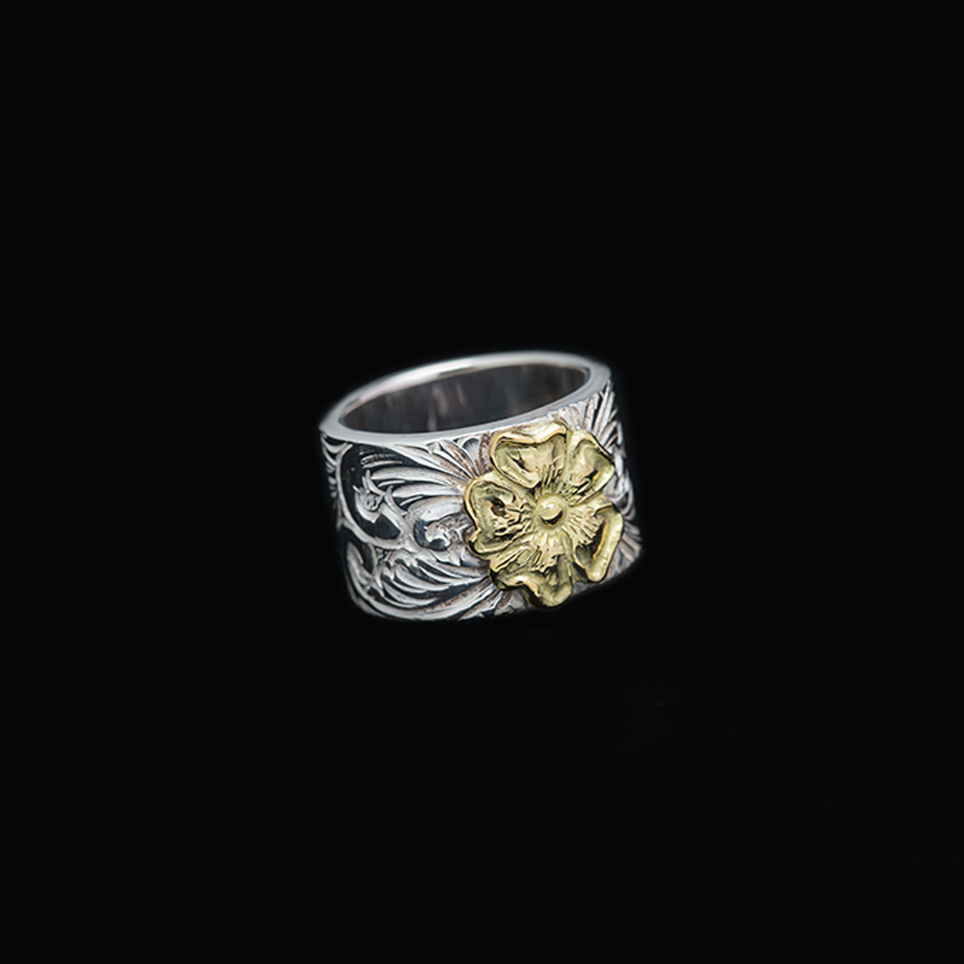 KARAKUSA ROSE RING No. 56 (12mm, 18K GOLD ACCENT)