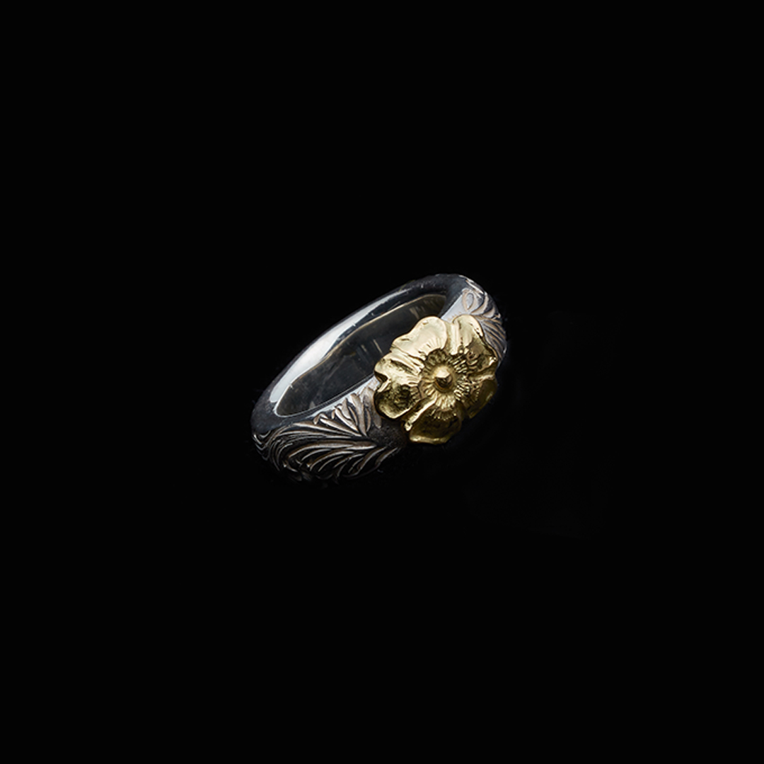 KARAKUSA ROSE RING No. 80 (8mm, 18K GOLD ACCENT)