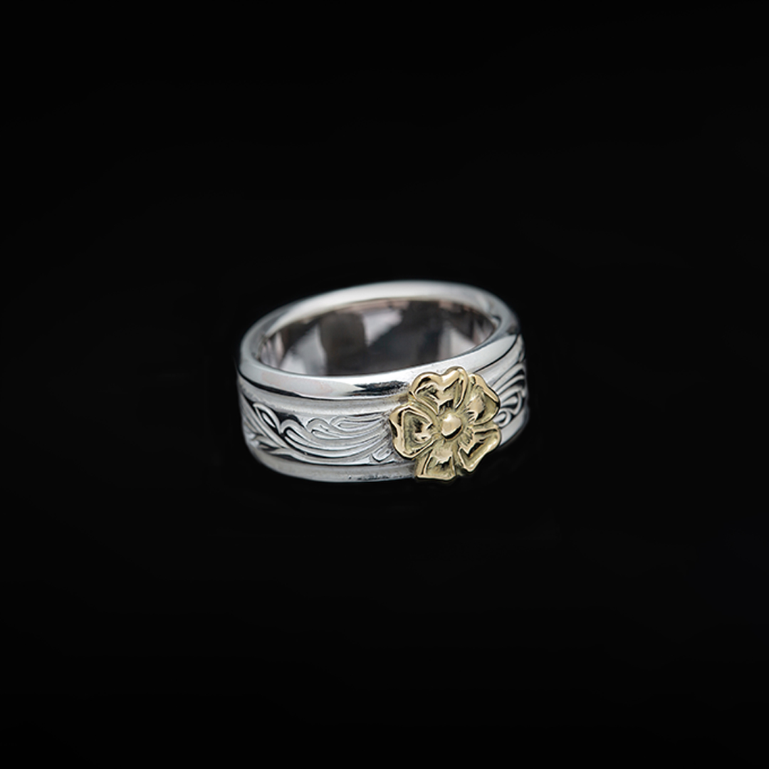 KARAKUSA ROSE RING No. 93 (18K GOLD ACCENT)